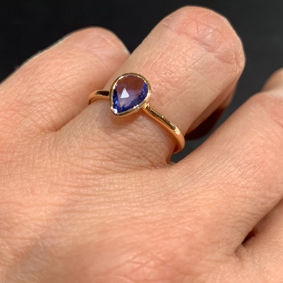 SOLD!! What a deal🥳Natural Blue Sapphire 18 KT Ring. - Picture 4 of 8